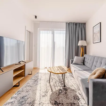 Clouds Surfingbird Apartmán *